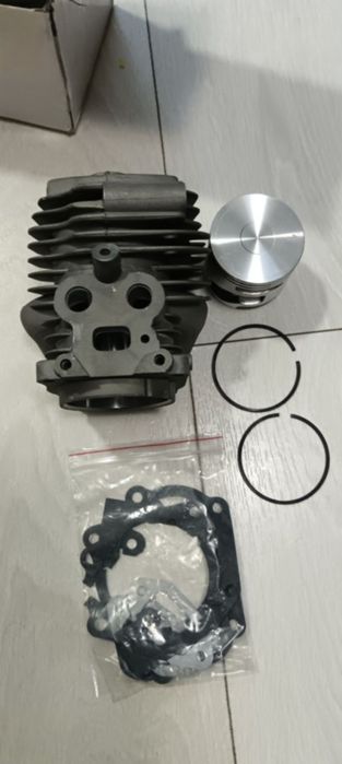 Kit cilindru piston Husqvarna Partner K750

K760