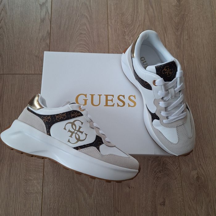 Нови маратонки Guess - 39