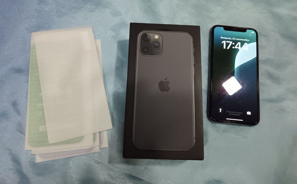 IPhone 11 pro запазен + протектори