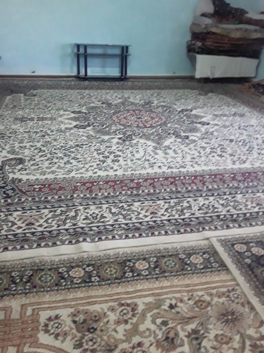 Gilamlar kelishilgan narxlarda sotiladi