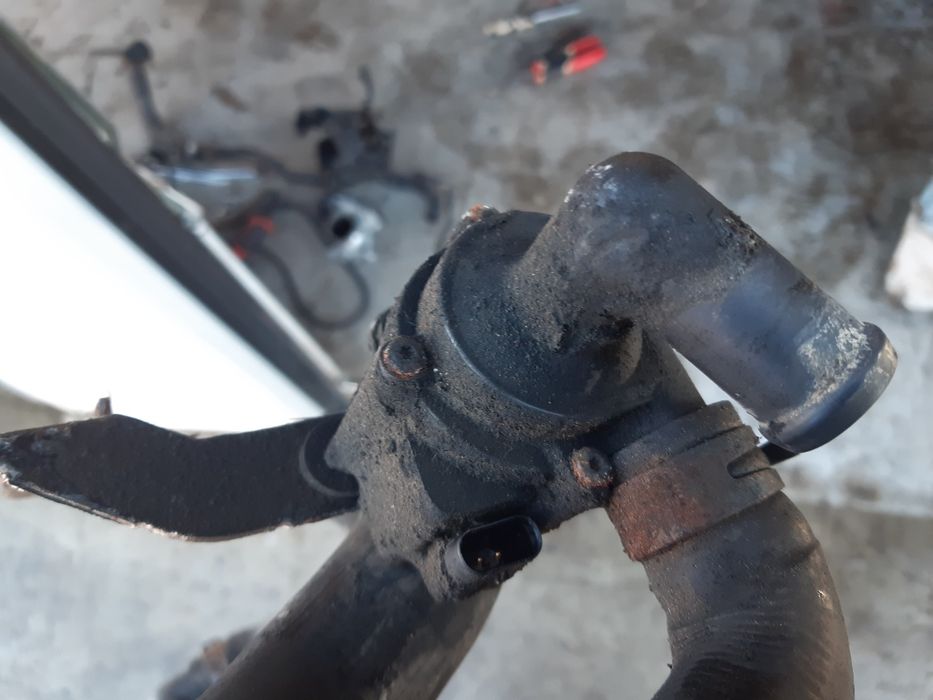 Pompa auxiliara recirculare apa vw passat b6 cc tiguan CBAB CFGB CFFB