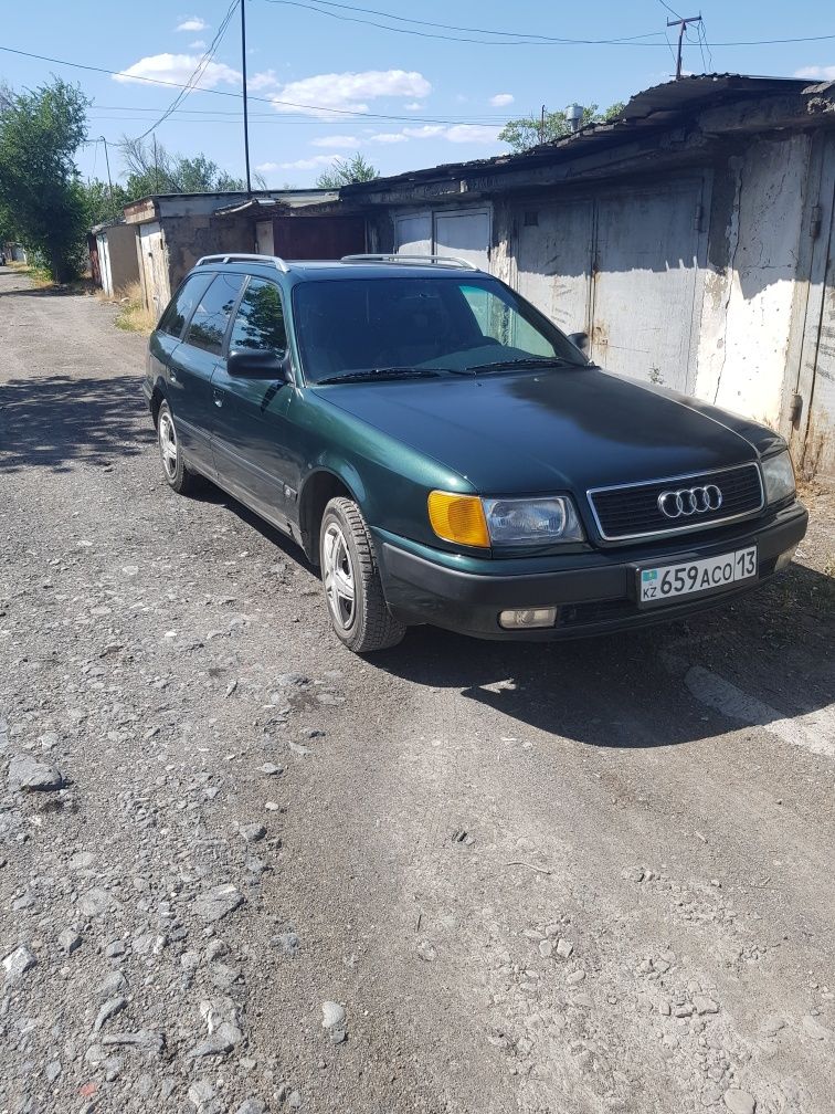 Продам машину Аudi S4 1992г