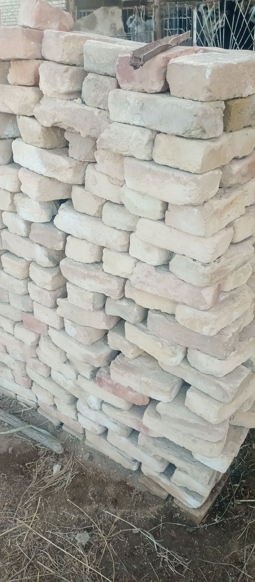 Продаются жжонный кирпич Кизил тепиннский  Кирпичный завод..