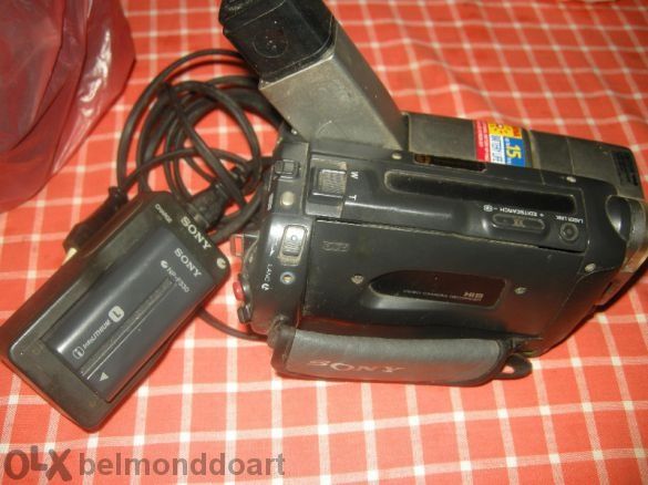 Продавам видео камера Сони или бартер за лаптоп с камера и микрофон