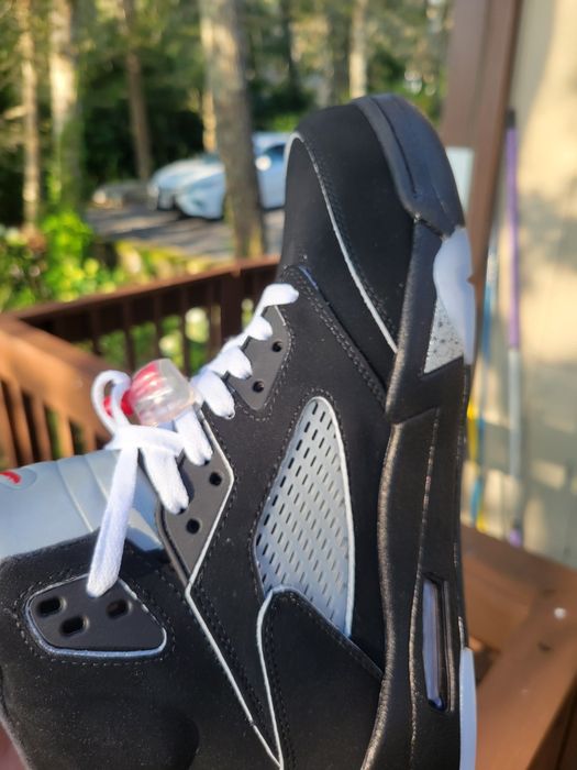 Продавам супер нови кецове jordan 5 OG black metalllic
