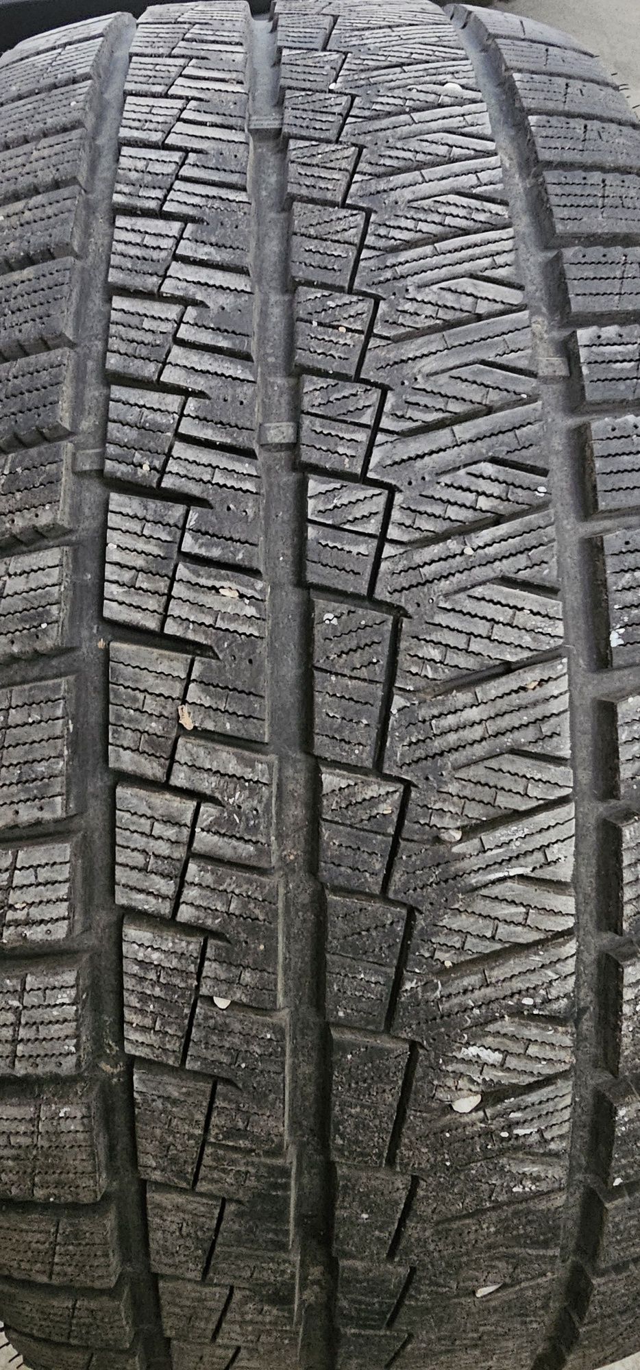 Зимна гума kapsen 245/40 R18