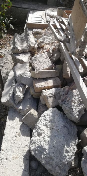 Beton bo'lak Sotiladi