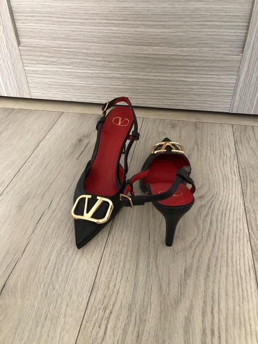 Pantofi eleganți valentino