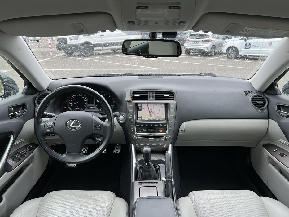 Lexus IS 220d impecabil
