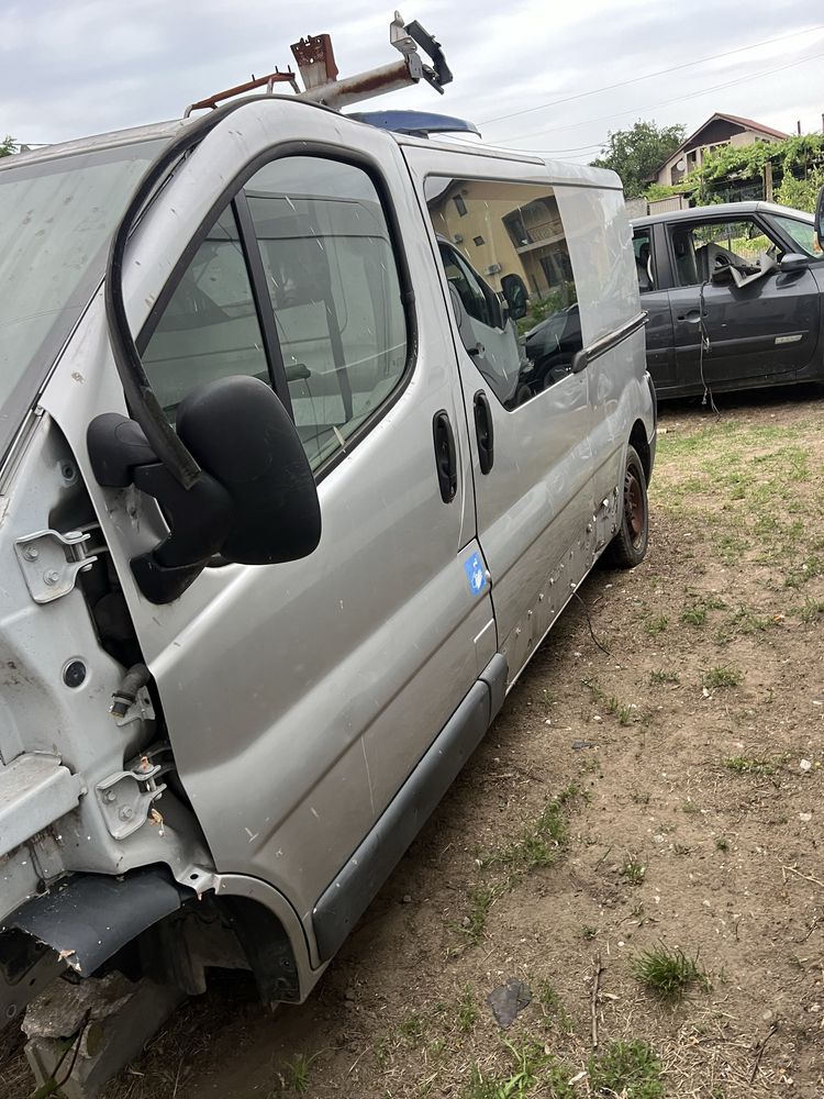 Dezmembrez desfac piese  Opel Vivaro Renault trafic Primastar