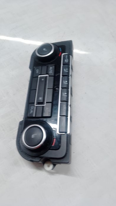 panou comanda clima volkswagen touran - motorina 2012