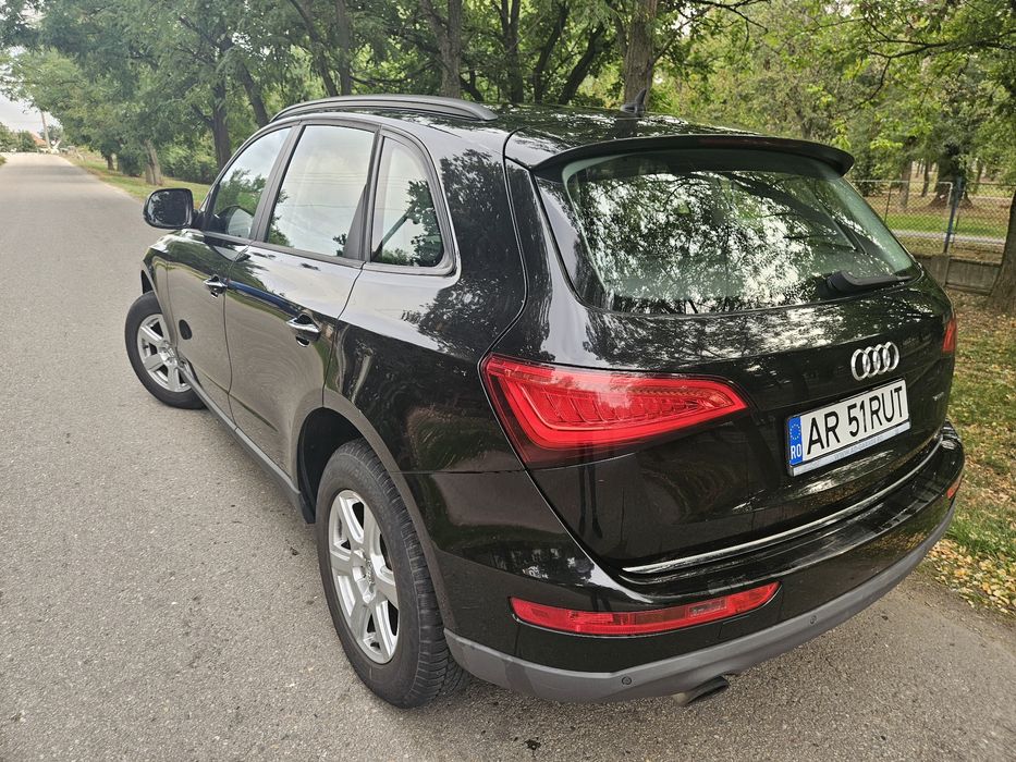 Vând Audi Q5 an 2014