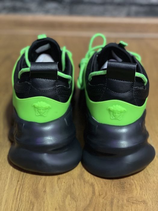 Versace Chain Reaction