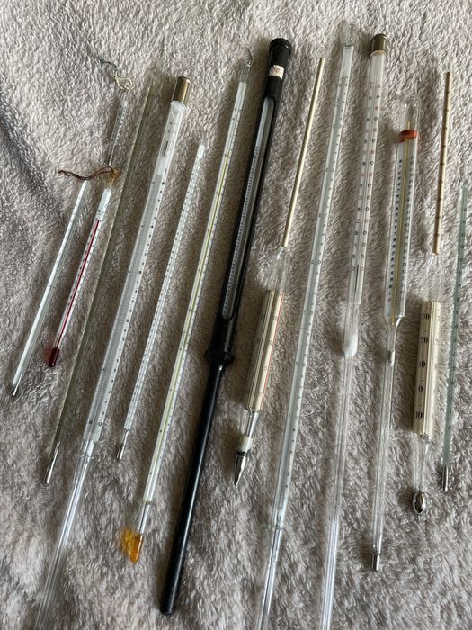 Продавам термометри