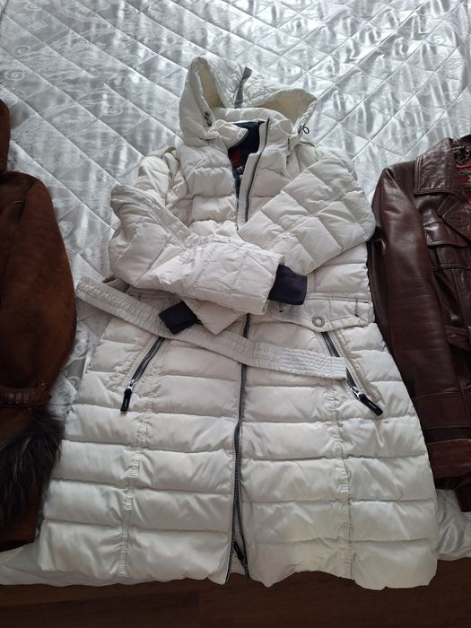 Продам женскую верхнюю одежду 48 размер