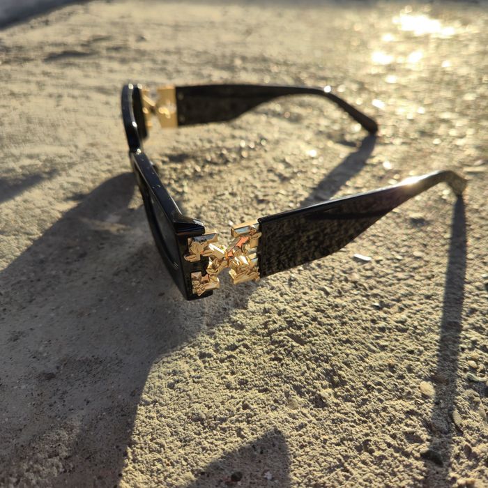 Ochelari Off White negri cu auriu