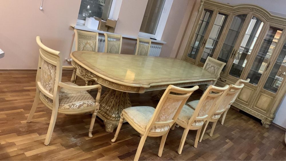 Продам стол стулья стенка/сервант для гостиной