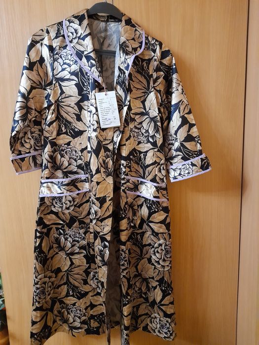 Дамски пеньоари от старо време,нови..с етикет