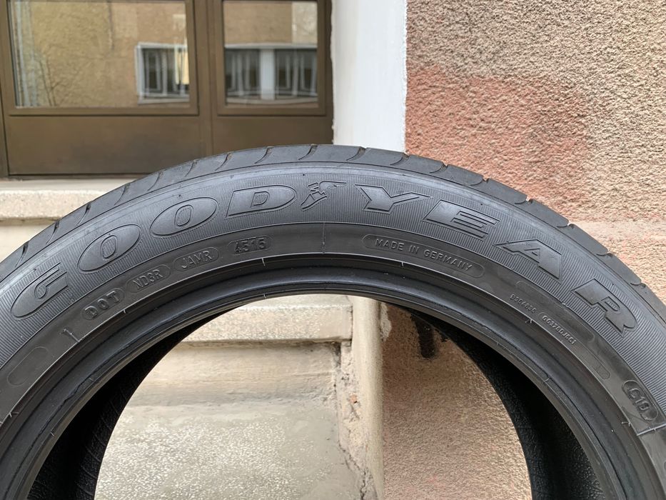 Лятна гума GOODYEAR Efficient Grip 215/55 R17 94W