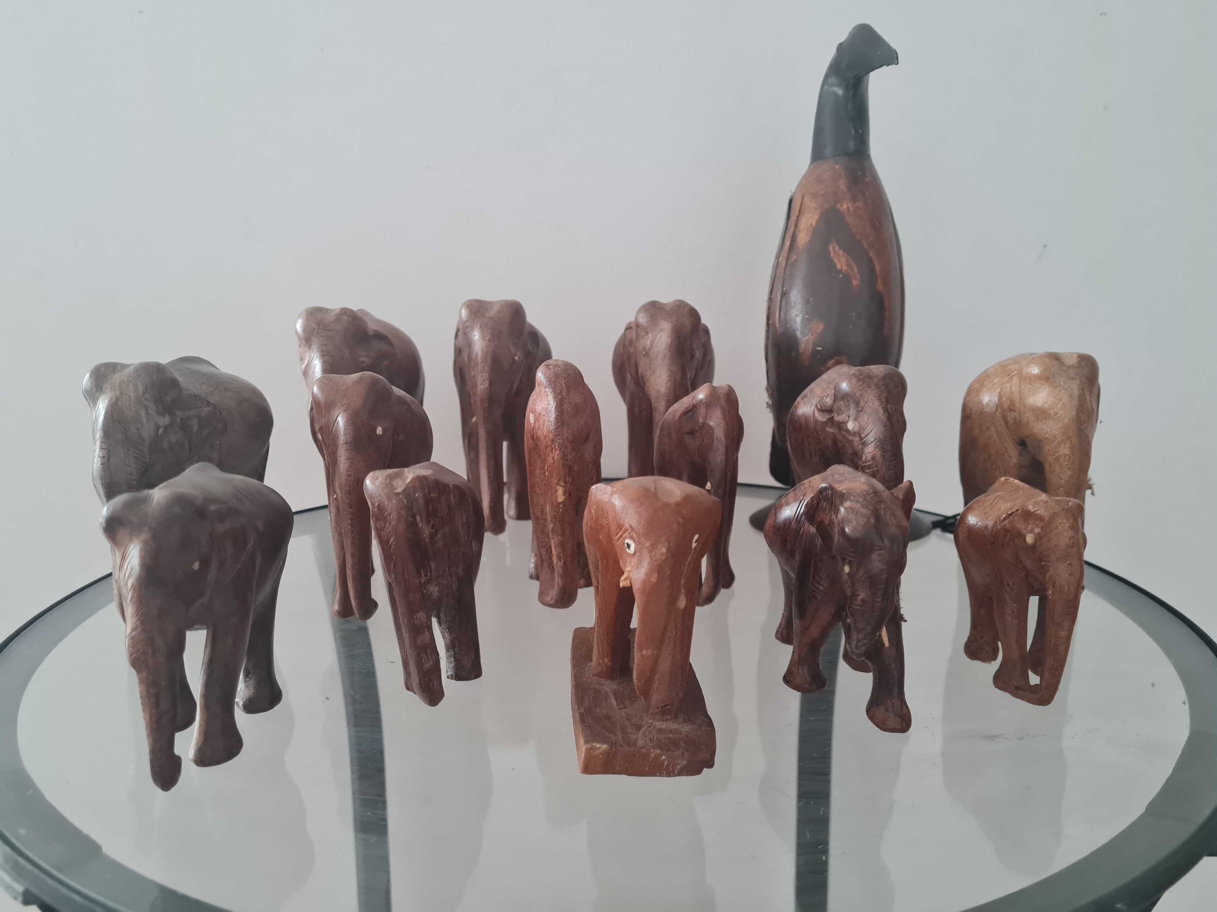 15 figurine din lemn