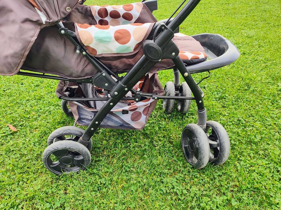 Cărucior pliabil pentru bebe ,,BabyCare"