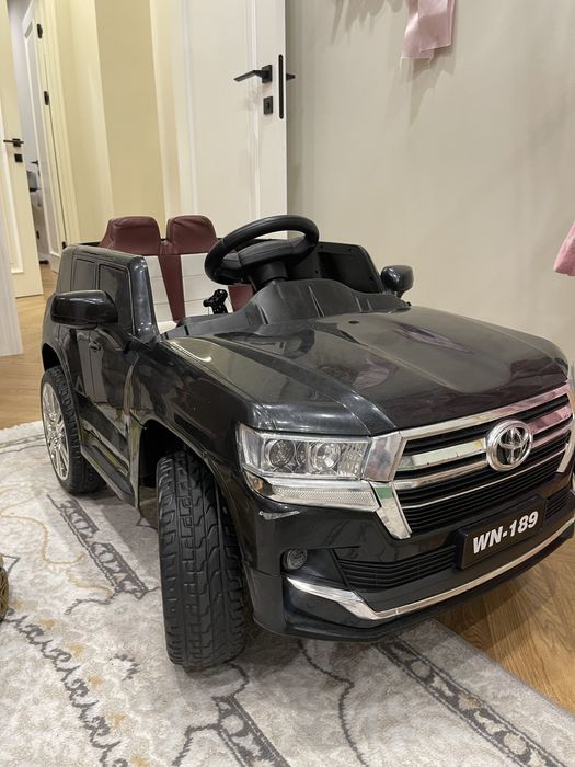 Машинка детская. Работает все!