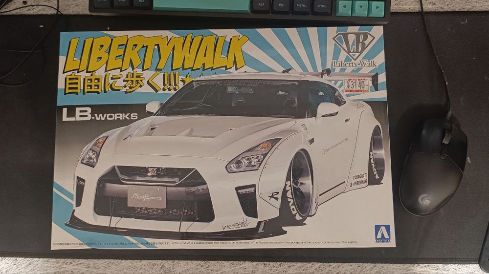 Сборочный набор Aoshima LB WORKS Nissan GT-R (Liberty Walk)