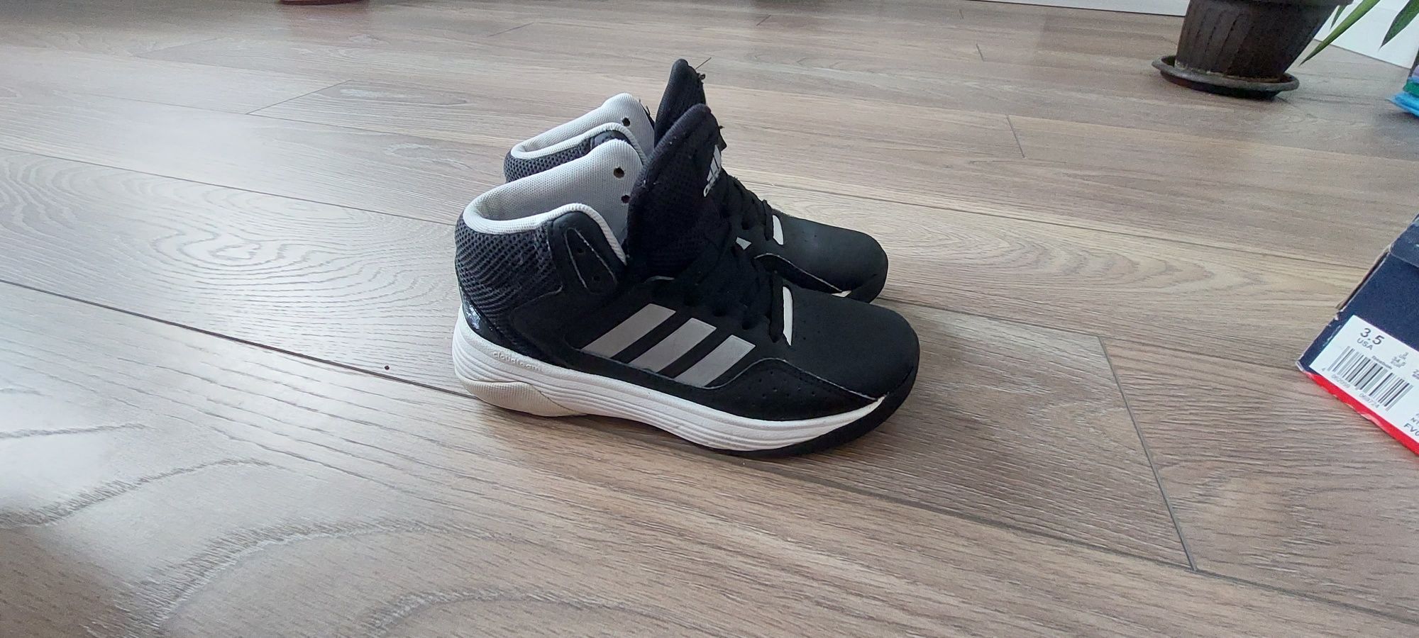 Ghete adidas masura 33.5