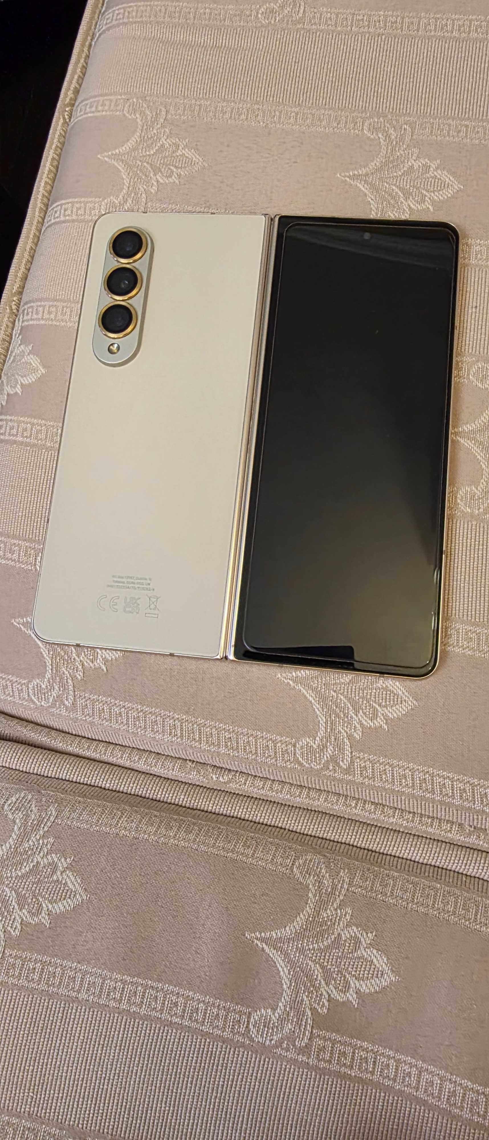 Samsung Z Fold 4