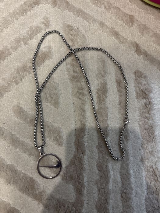 Цепочка от «nike»