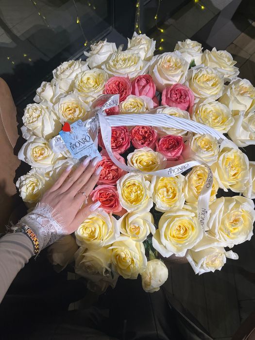 Большой букет, очень красивый