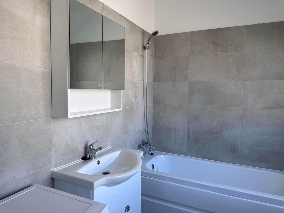 Inchiriez apartament cu 2 camere-BLOC NOU