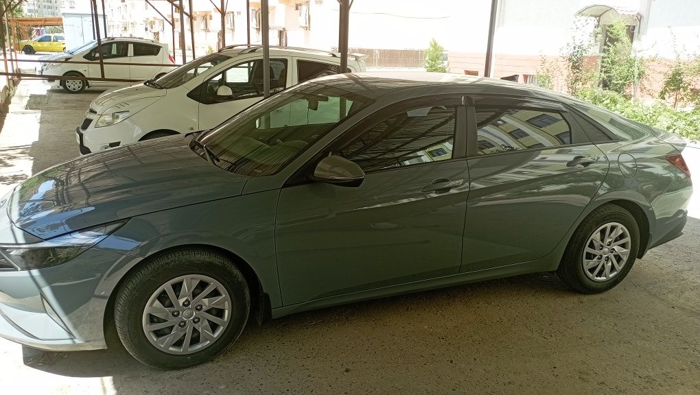 Hyundai Elantra.