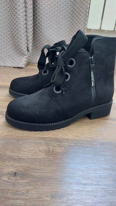 Продам женские зимние ботинки 41 -42 р