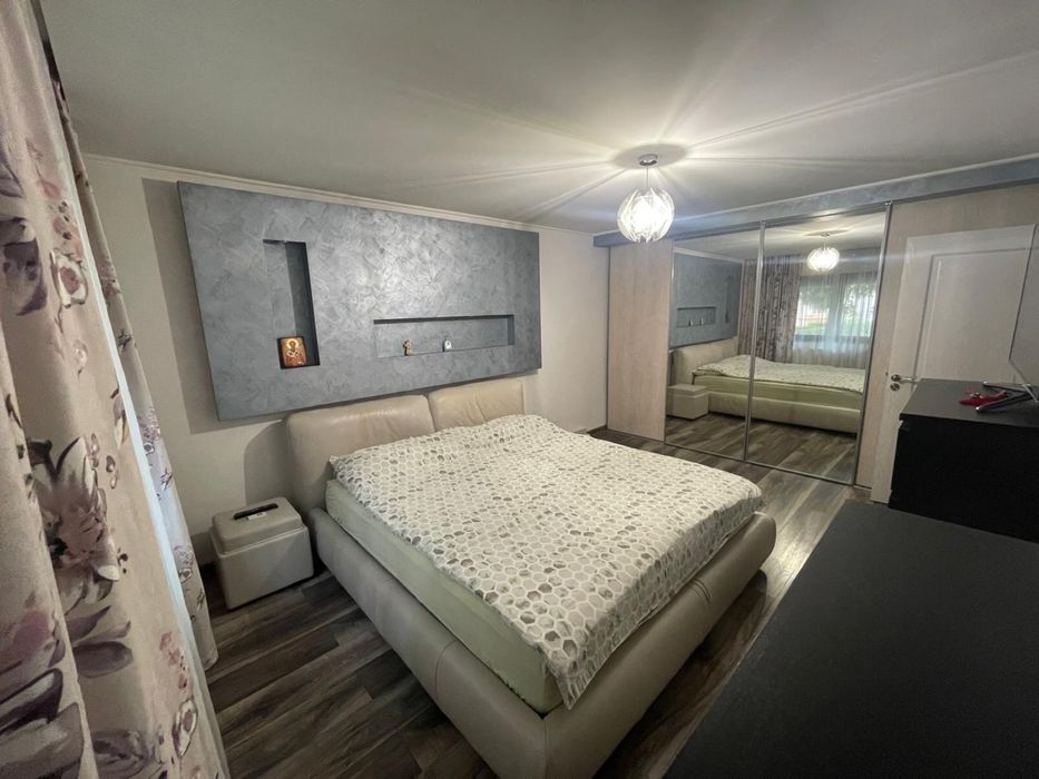 Ocazie!! Apartament 4 camere, 2 bai, boxa sub balcon!!