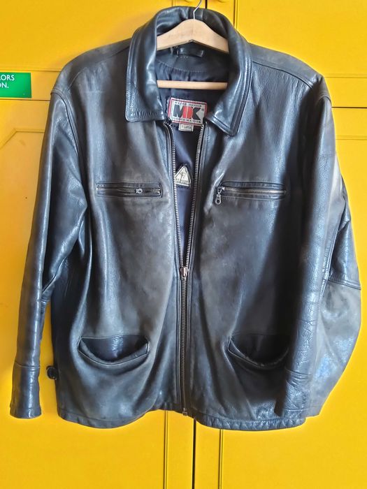 Продавам мъжко кожено Яке