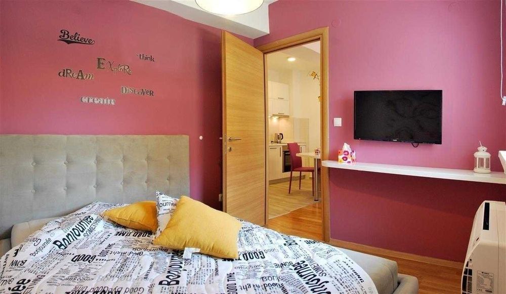 Дава се под наем Двустаен апартамент в Бургас, Лазур - 57 кв.м за 204 € - Снимка #1