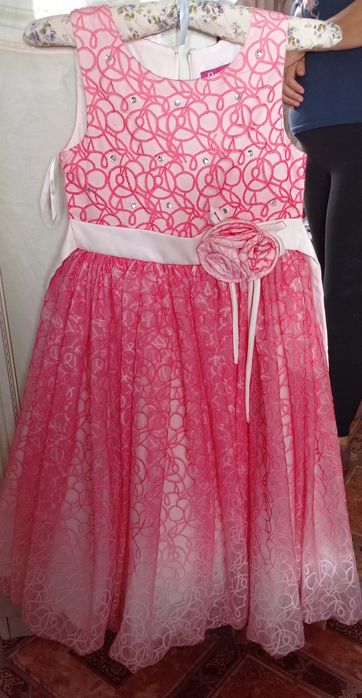 Продам детские платья