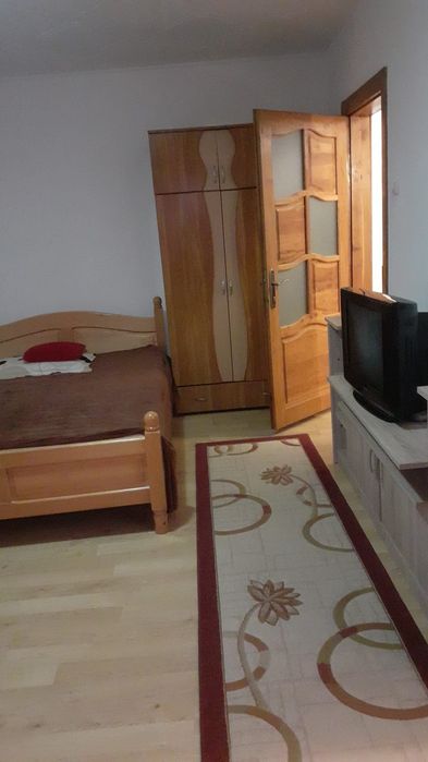 inchiriez garsoniera ploiesti ( democratiei ) sala Doroftei