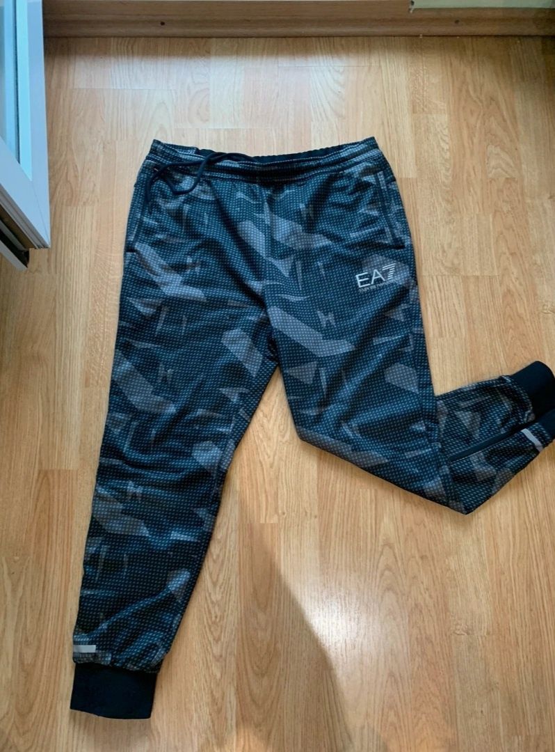 EA7 Emporio Armani L pantaloni sport barbati