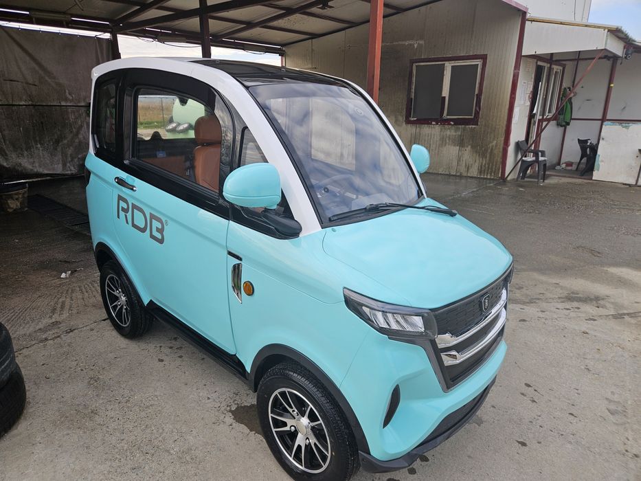 Vând mașinuța electrică fără permis