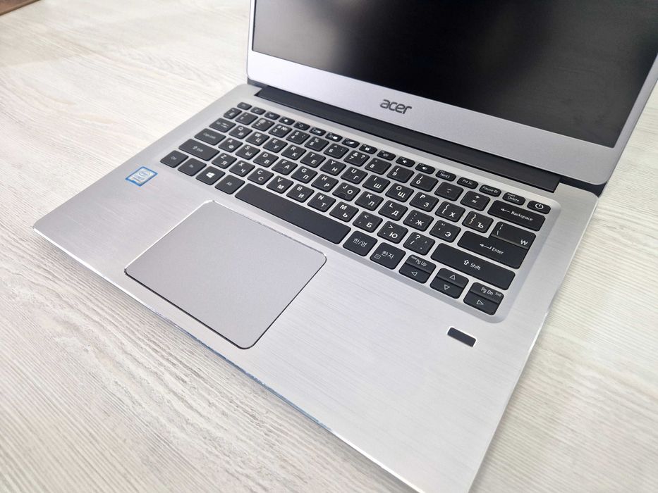 Acer Swift ( Core i3 / 4GB ) - Идеален для учёбы!