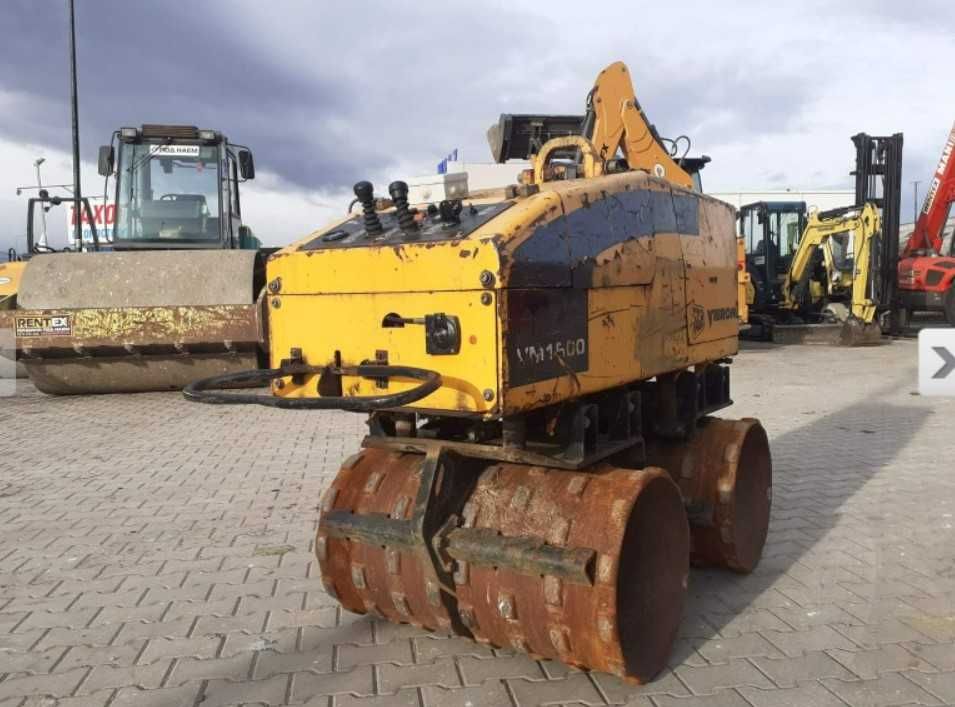 Валяк траншеен 1500 кг JCB VM1500