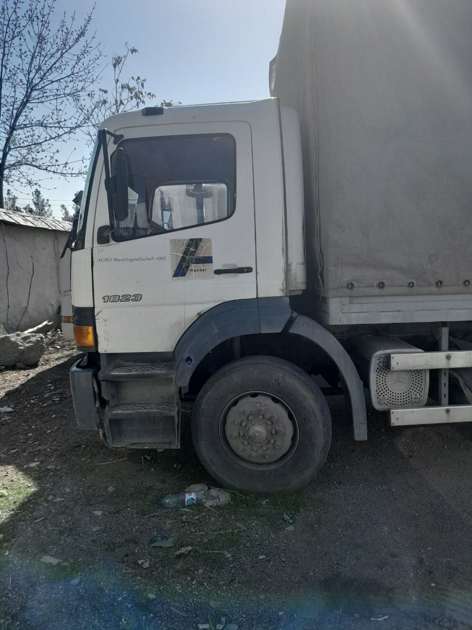 Продаётся автомашина Мерседес Бенц атего в лучшем состоянии срочно 199