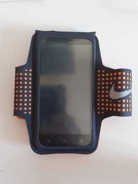 Husa protectie telefon pentru brat Nike Distance Arm Band