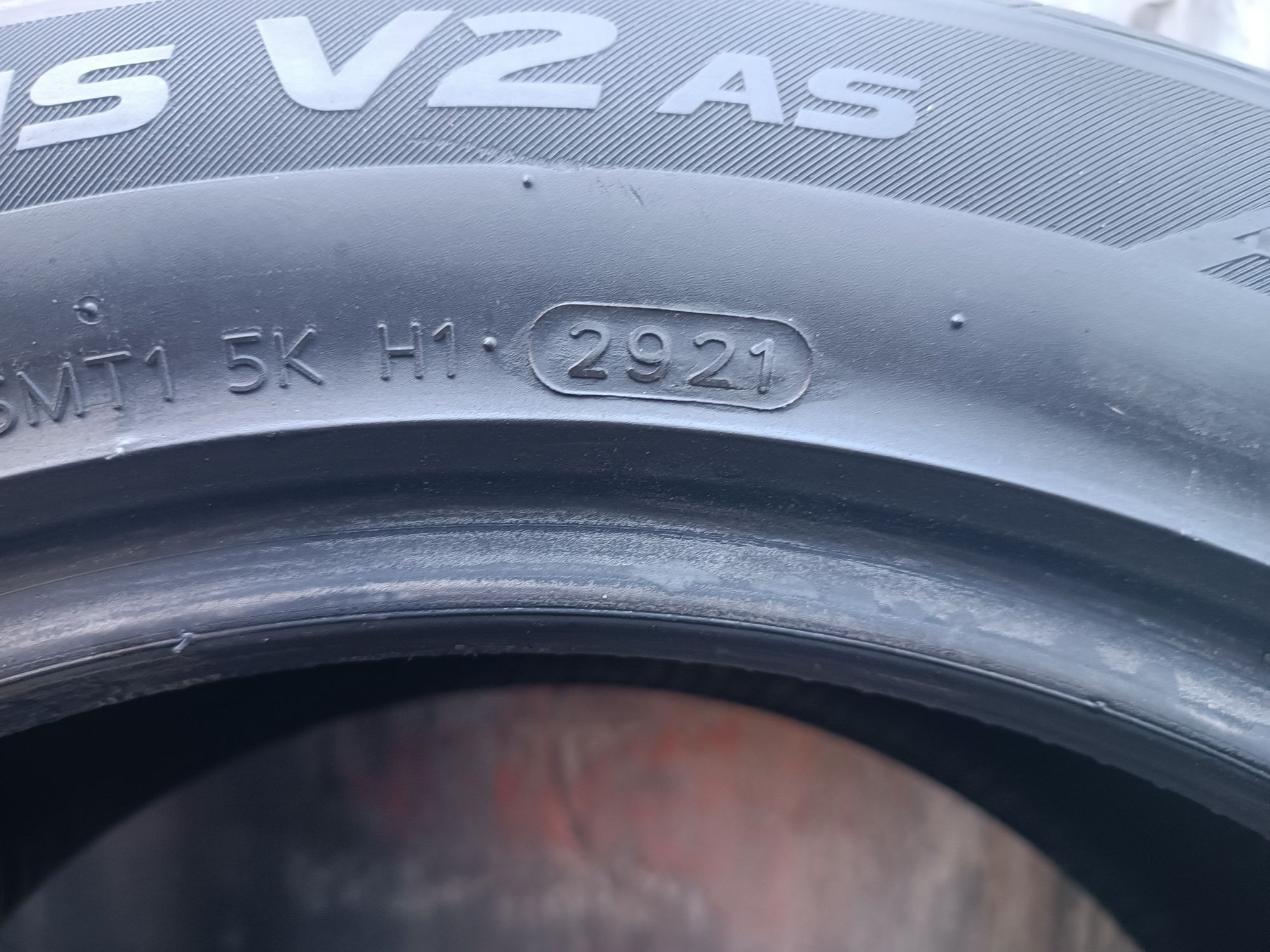 215/55/17 Hankook .