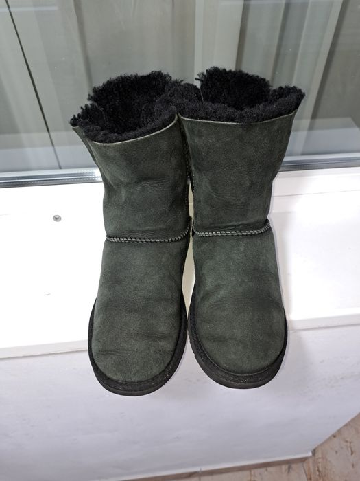 Vând cisme UGG originale nr 36