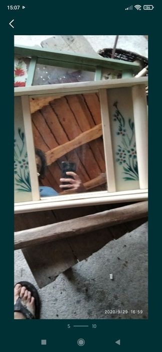 Менци, дървени лопати, дървени вили, шевна машина, роначка за царевица