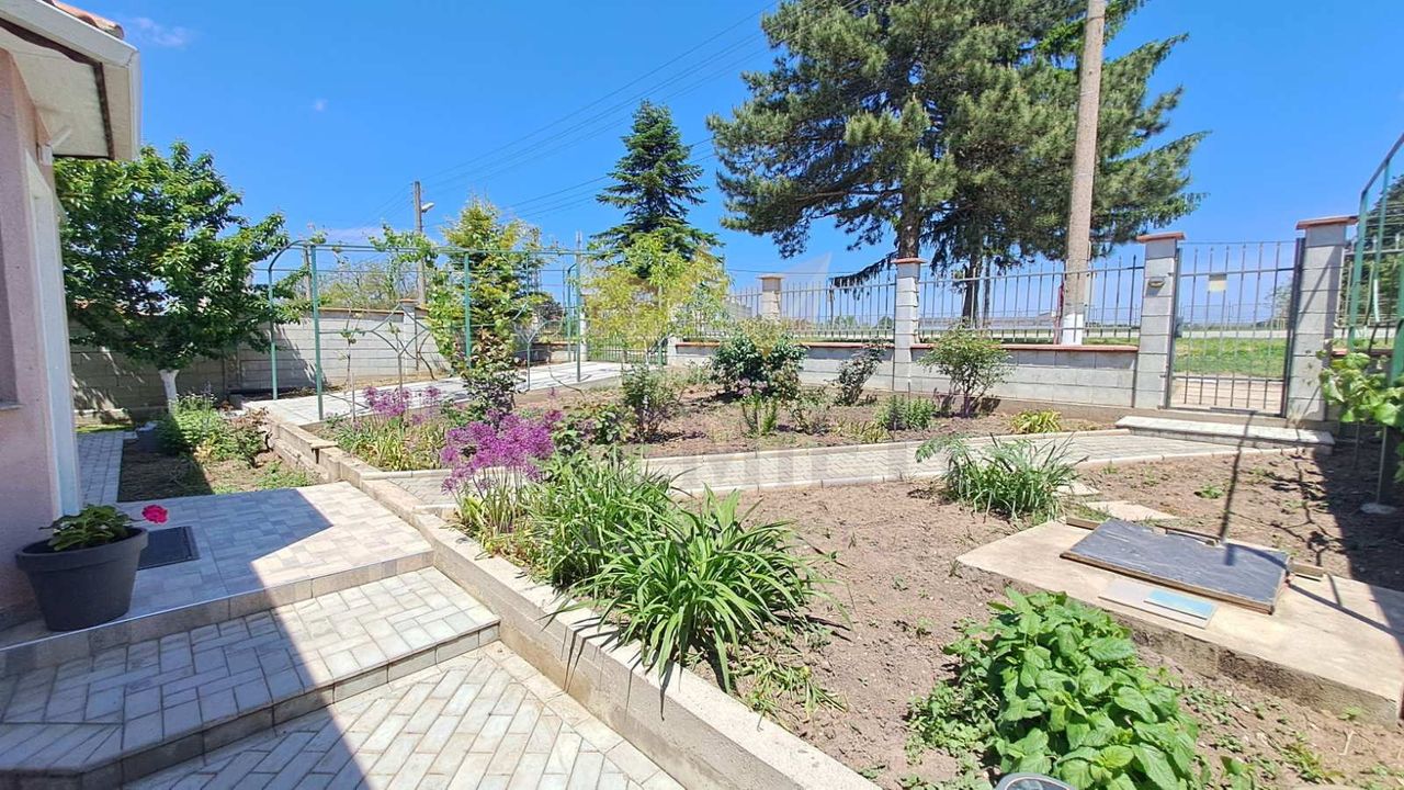 Продава се Къща в с. Соколово, Област Добрич - 146 кв.м за 1679 €/кв.м - Снимка #11