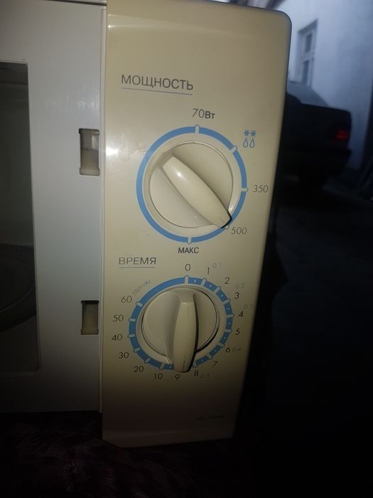 Продаю микроволновую печь  бу